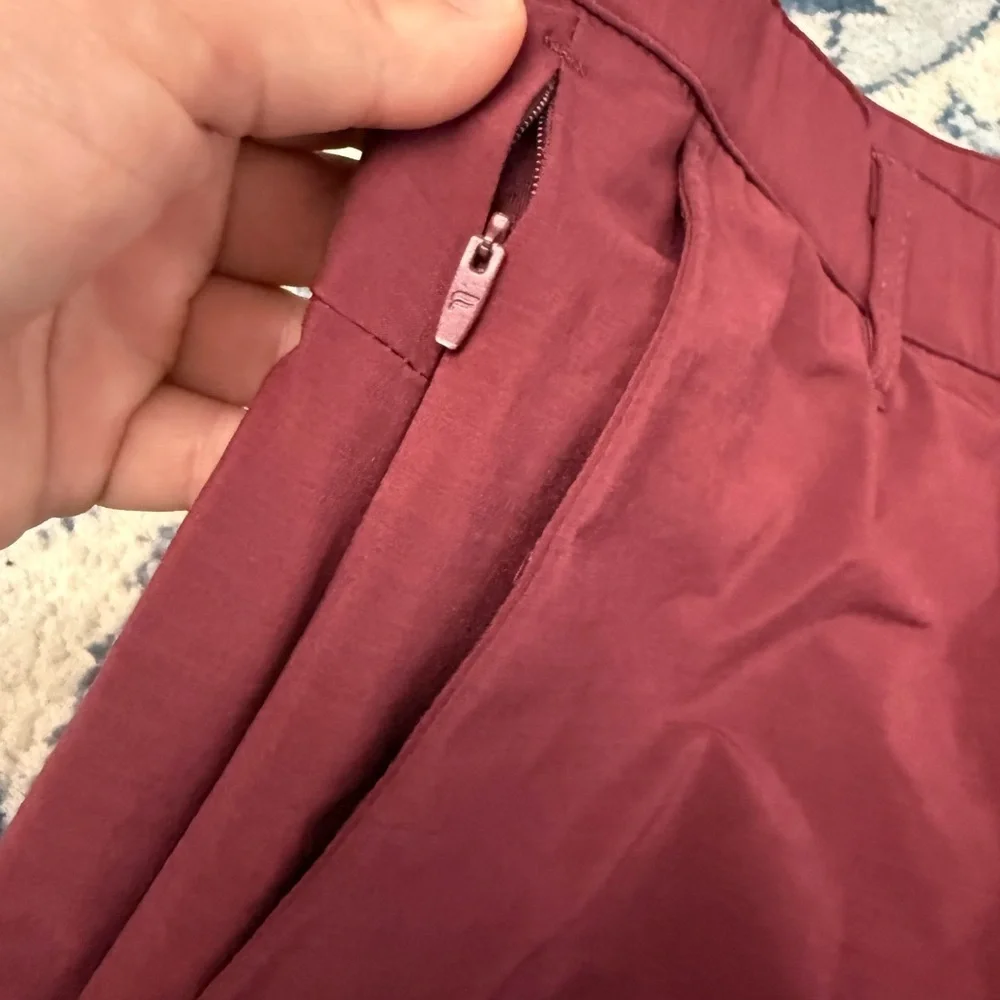 FABLETICS Men's Comfortable Bold Red Chinos Only Pant Classic Fit Size Small